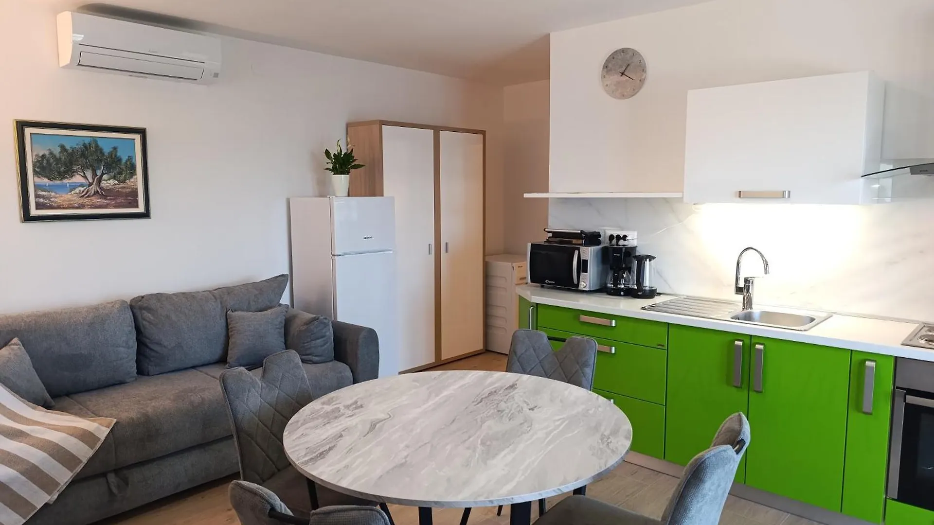 Apartments Valentina-B 닌