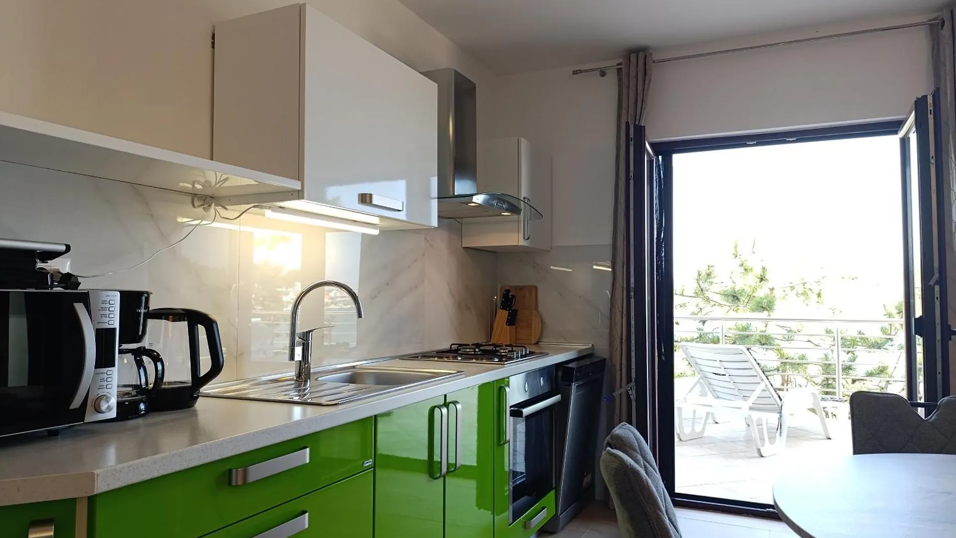 Apartments Valentina-B 닌 0*,